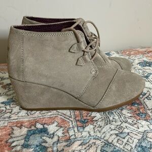 Toms Wedges size 9.5
